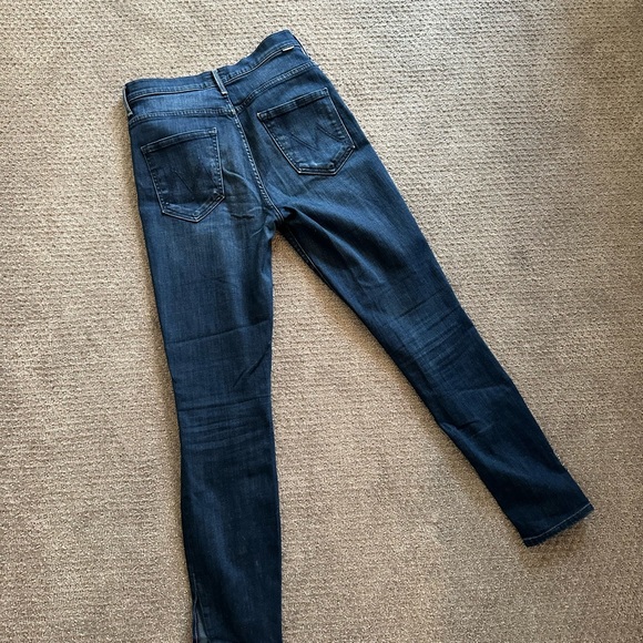 MOTHER Swooner Ankle Slice Jeans - Picture 3 of 9